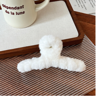 Cloud Plush Claw Hair Clip