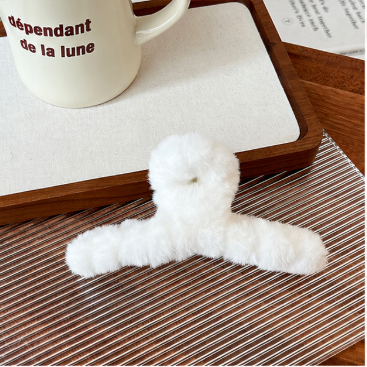 Cloud Plush Claw Hair Clip