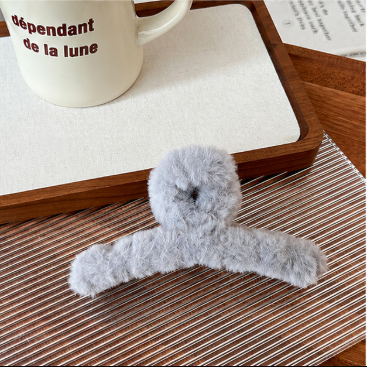 Cloud Plush Claw Hair Clip