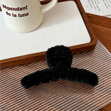 Cloud Plush Claw Hair Clip